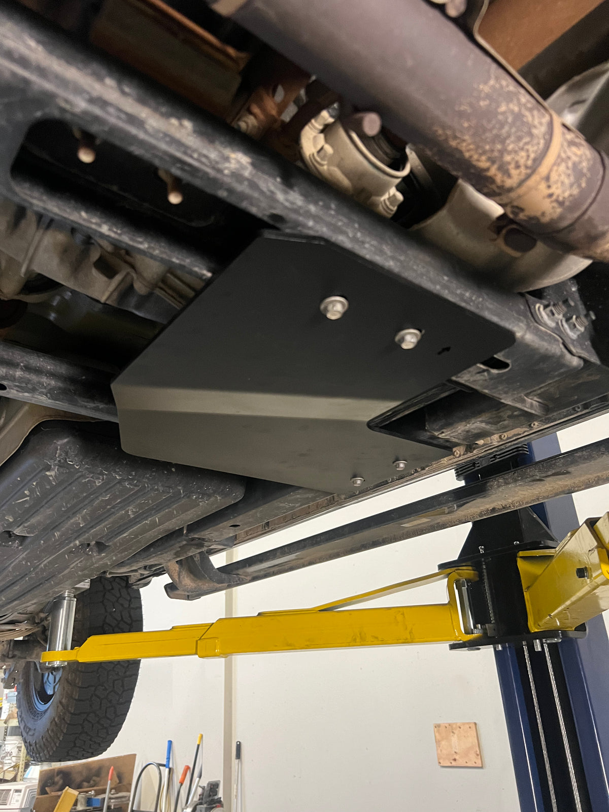 2018-2026 Ford Expedition Transfer Case Skid Plate — CNC-cut 1/4 inch aluminum, made in Colorado by Juggernaut USA